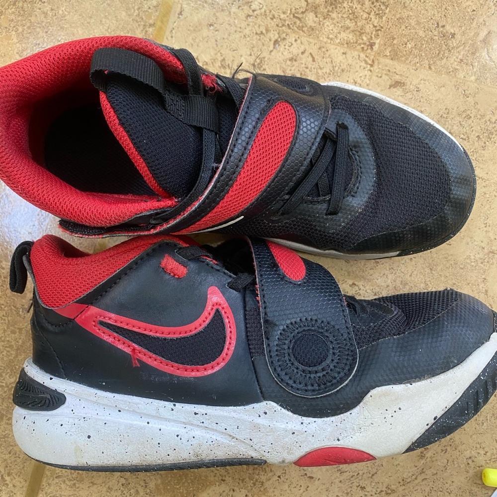 Nike Kids Black and Red Sneakers